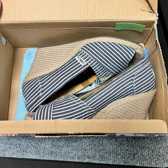 TOMS Peep Toe Navy Nautical Striped‎ Wedges with Box Size 6 - Picture 11 of 16